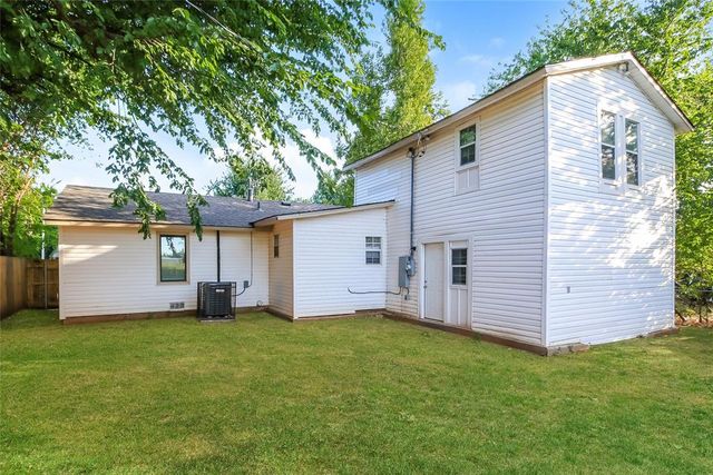 1105 S Locust Commons, Midwest City, OK 73110