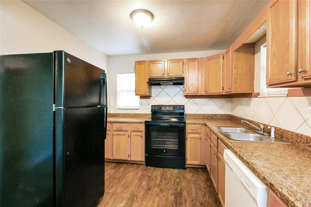 1105 S Locust Commons, Midwest City, OK 73110