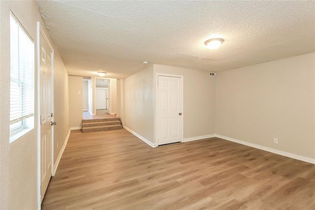 1105 S Locust Commons, Midwest City, OK 73110