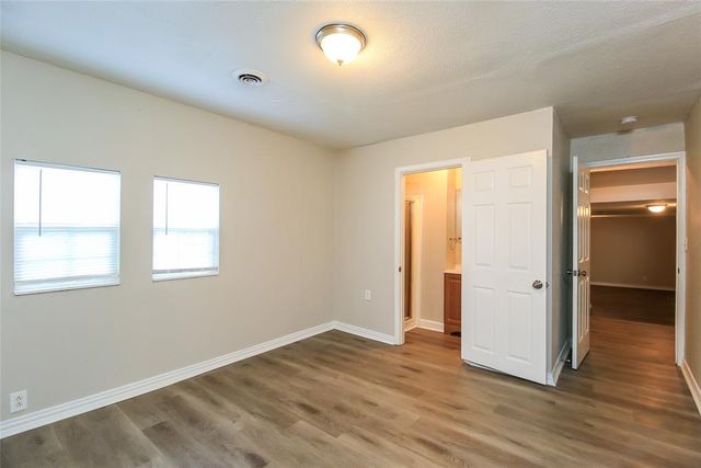 1105 S Locust Commons, Midwest City, OK 73110