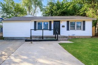 1105 S Locust Commons, Midwest City, OK 73110