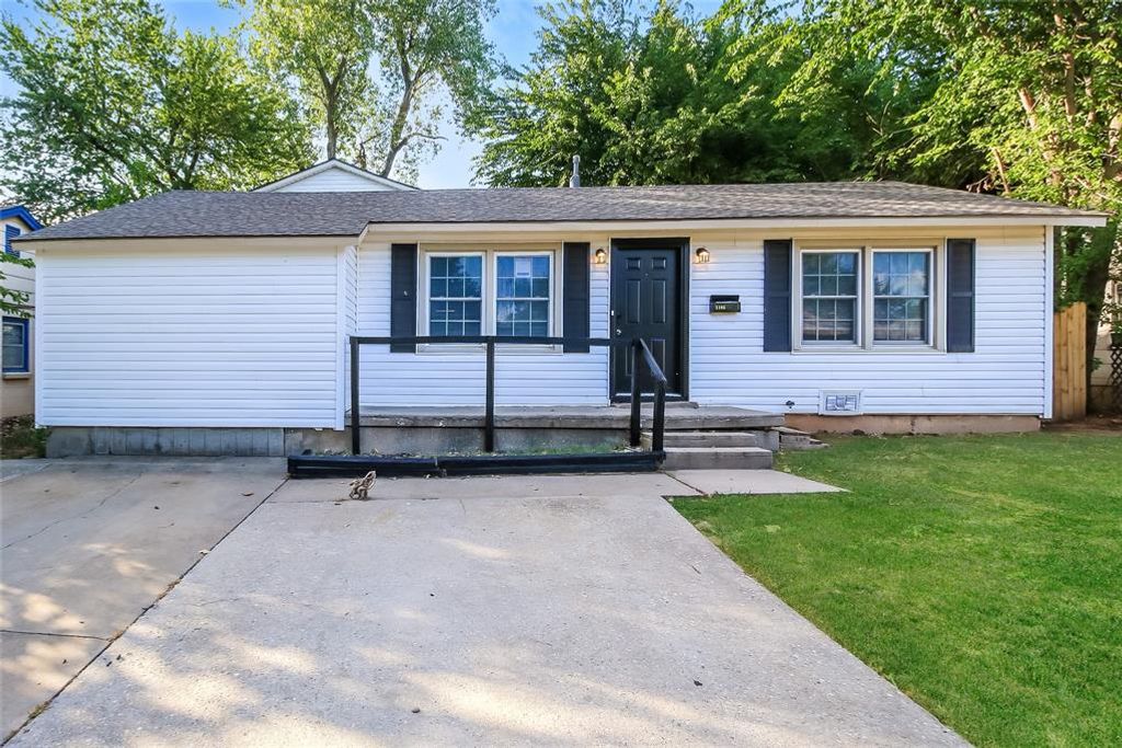 1105 S Locust Commons, Midwest City, OK 73110