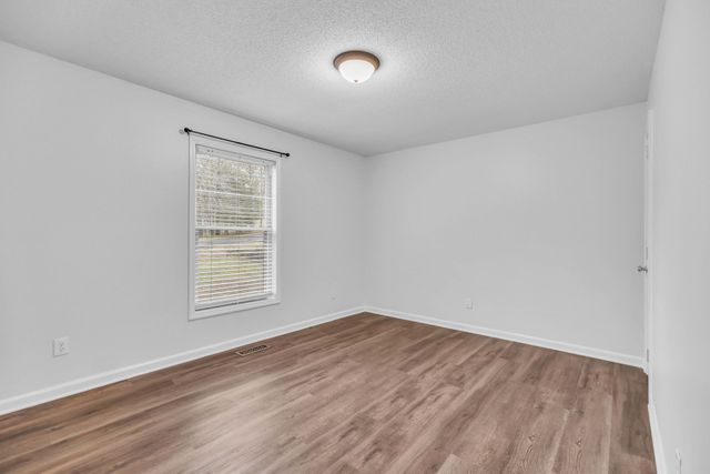 406 Andes Dr, Columbia, TN 38401