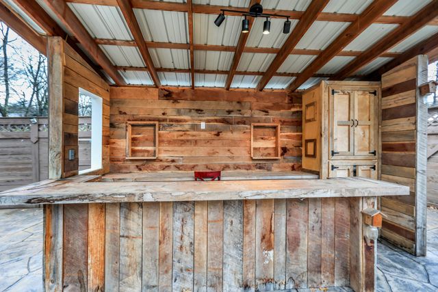 406 Andes Dr, Columbia, TN 38401