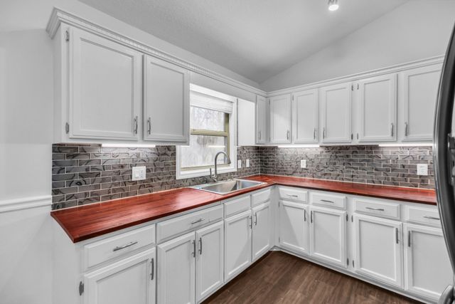 406 Andes Dr, Columbia, TN 38401