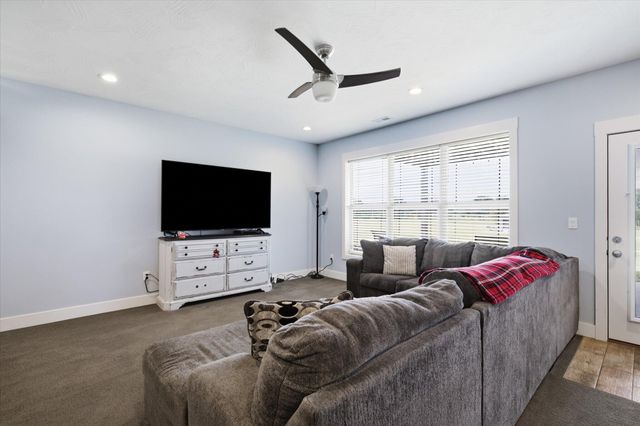 141 Lilac Lane, Clever, MO 65631