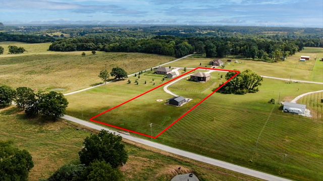 141 Lilac Lane, Clever, MO 65631