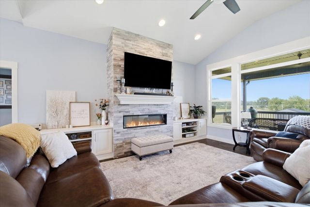 141 Lilac Lane, Clever, MO 65631