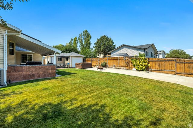 6902 S LYNARIA CT, West Jordan, UT 84081