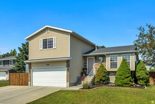 6902 S LYNARIA CT, West Jordan, UT 84081