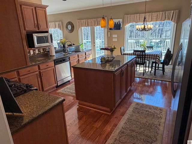 5710 Kentucky Dam Rd 632 X 243 X 51 X 218 X 21, Paducah, KY 42001