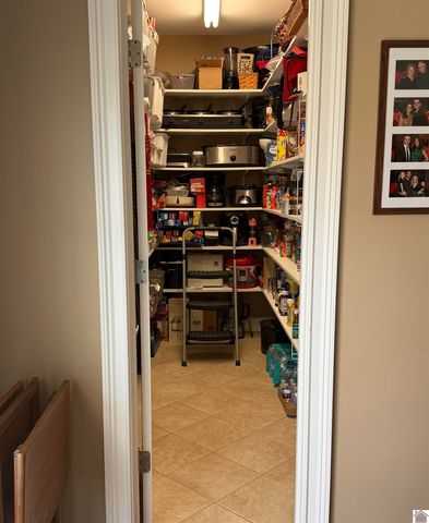 5710 Kentucky Dam Rd 632 X 243 X 51 X 218 X 21, Paducah, KY 42001