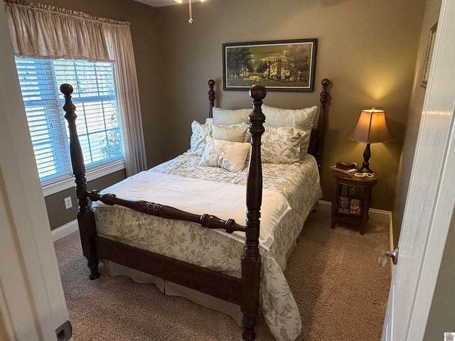 5710 Kentucky Dam Rd 632 X 243 X 51 X 218 X 21, Paducah, KY 42001