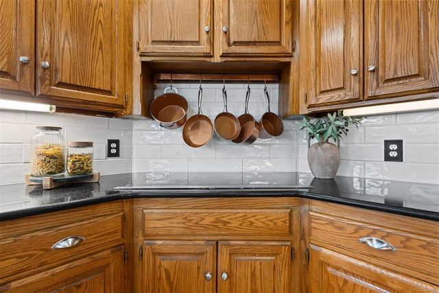 2405 Powderhorn, Edmond, OK 73034