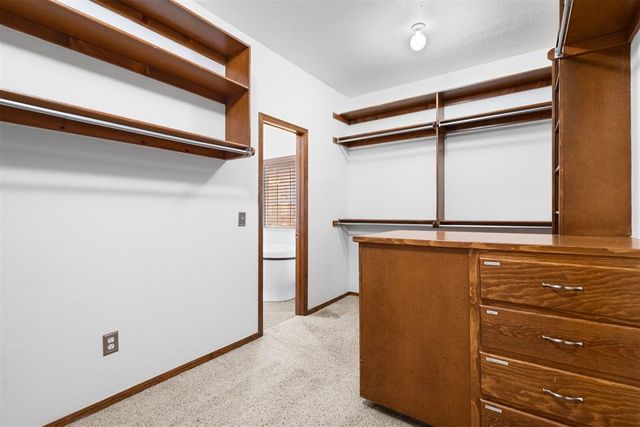 2405 Powderhorn, Edmond, OK 73034