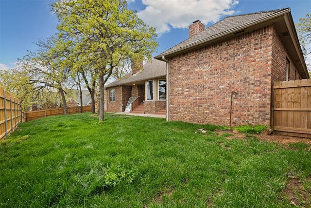 2405 Powderhorn, Edmond, OK 73034