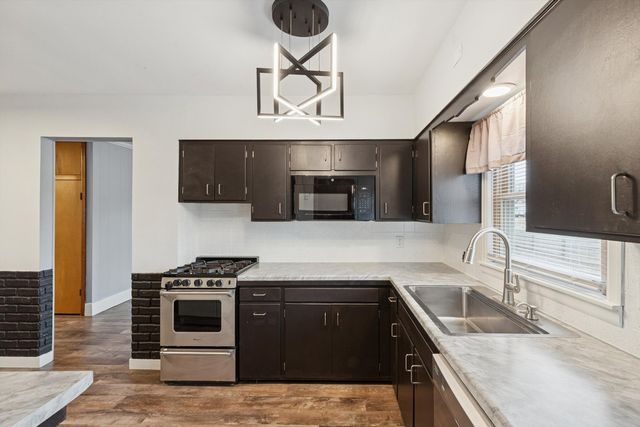 2047 32ND Street, Rock Island, IL 61201