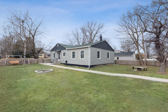 2047 32ND Street, Rock Island, IL 61201