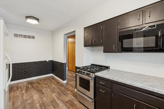 2047 32ND Street, Rock Island, IL 61201