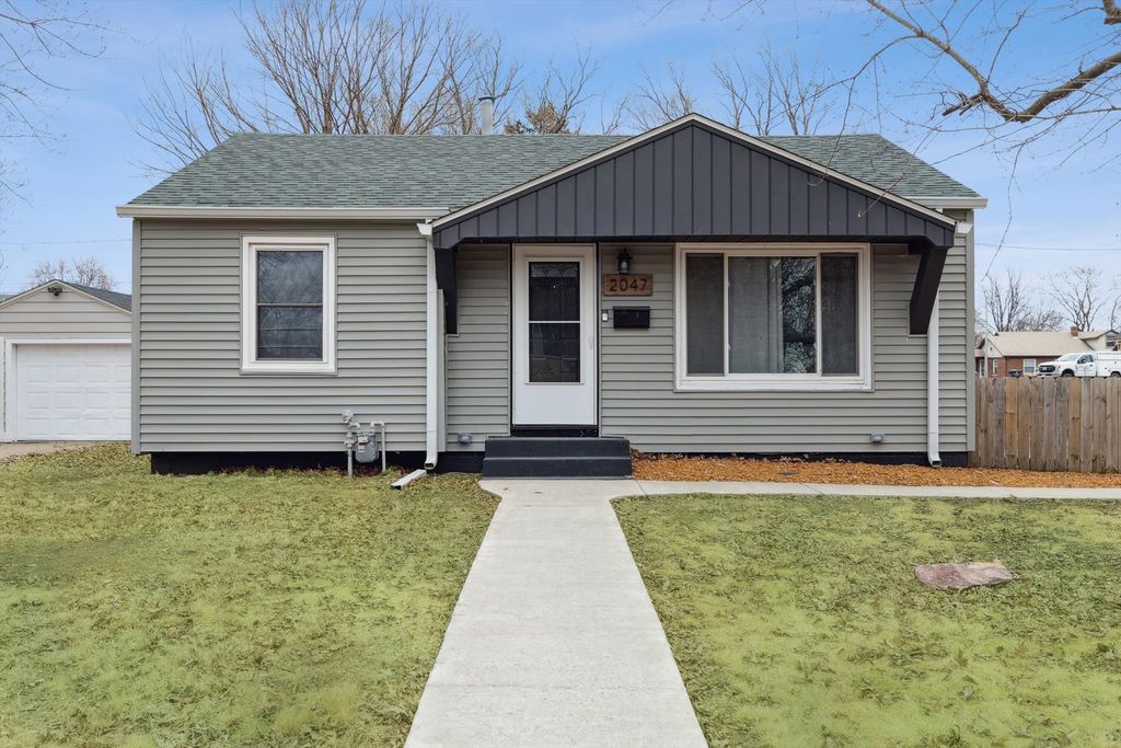 2047 32ND Street, Rock Island, IL 61201