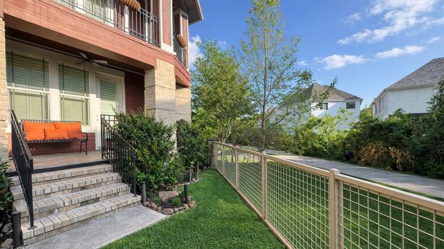 542 Oxford Street, Houston, TX 77007