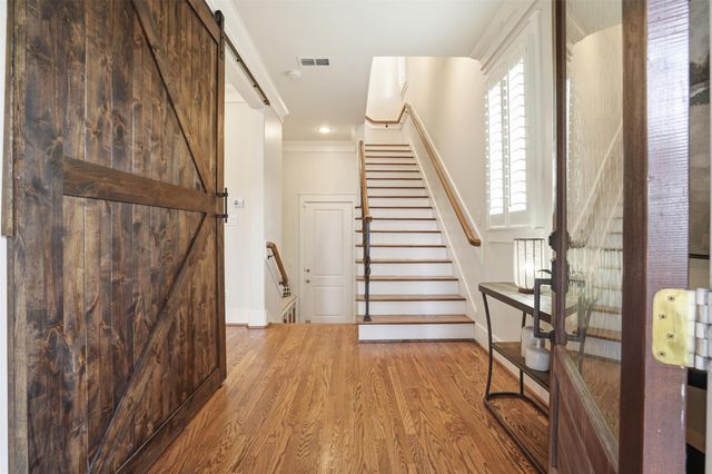 542 Oxford Street, Houston, TX 77007