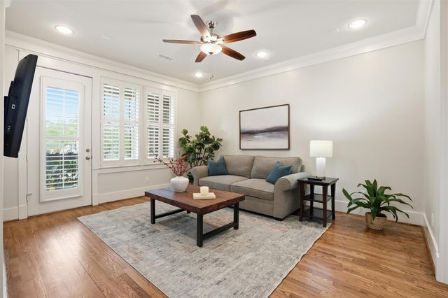 542 Oxford Street, Houston, TX 77007