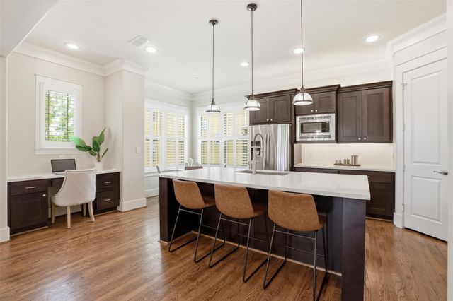 542 Oxford Street, Houston, TX 77007