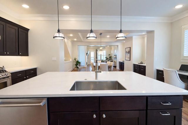 542 Oxford Street, Houston, TX 77007