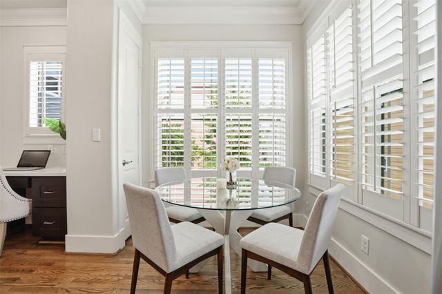 542 Oxford Street, Houston, TX 77007