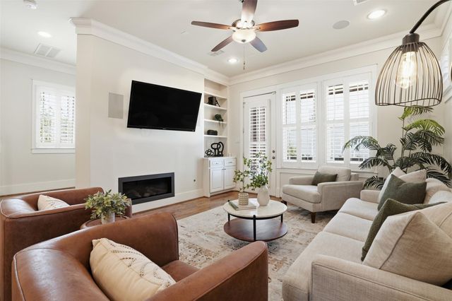 542 Oxford Street, Houston, TX 77007