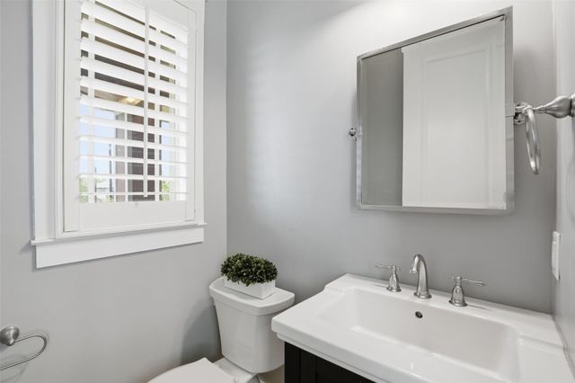 542 Oxford Street, Houston, TX 77007