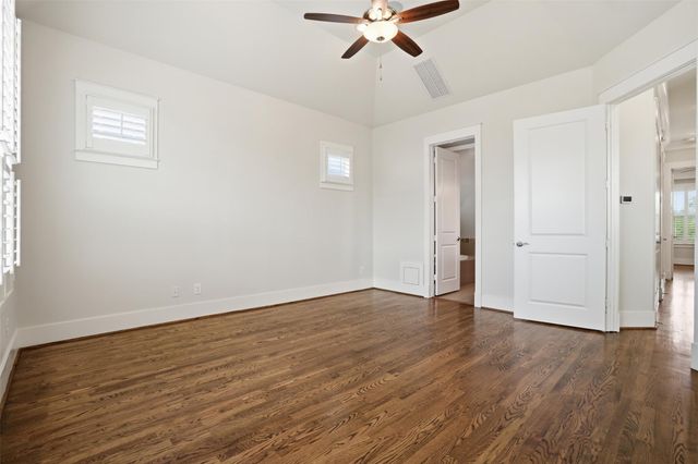 542 Oxford Street, Houston, TX 77007