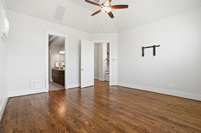 542 Oxford Street, Houston, TX 77007