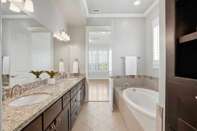 542 Oxford Street, Houston, TX 77007