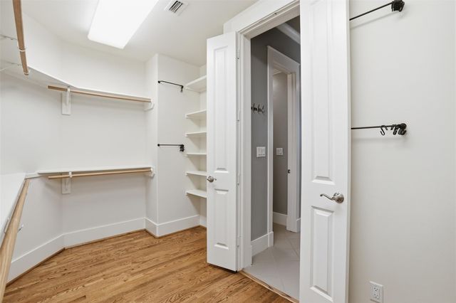 542 Oxford Street, Houston, TX 77007