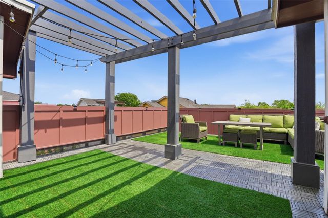 542 Oxford Street, Houston, TX 77007