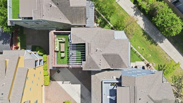 542 Oxford Street, Houston, TX 77007