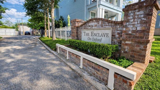 542 Oxford Street, Houston, TX 77007