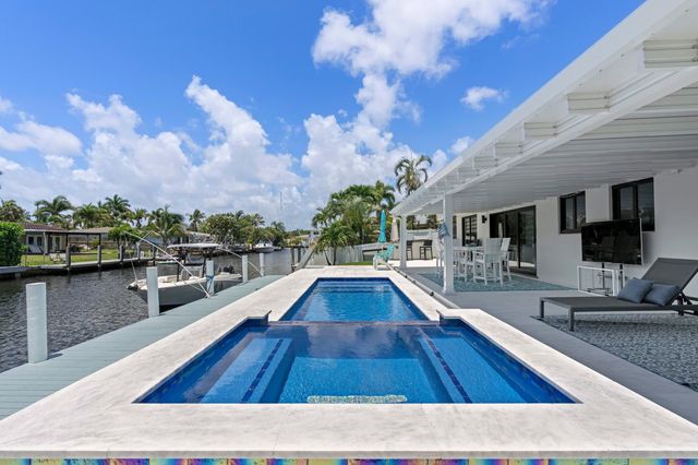 160 SE 12th Court, Pompano Beach, FL 33060