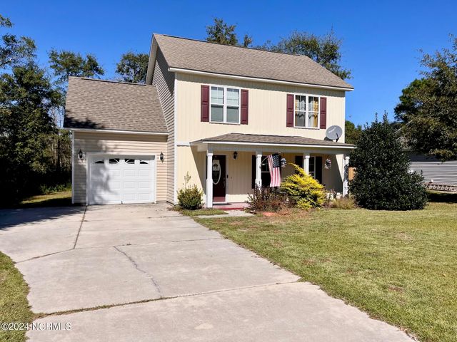 106 Blueberry Fields Road, Maple Hill, NC 28454