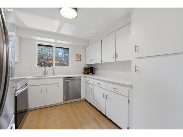 13583 Sw 64TH Ave, Portland, OR 97219