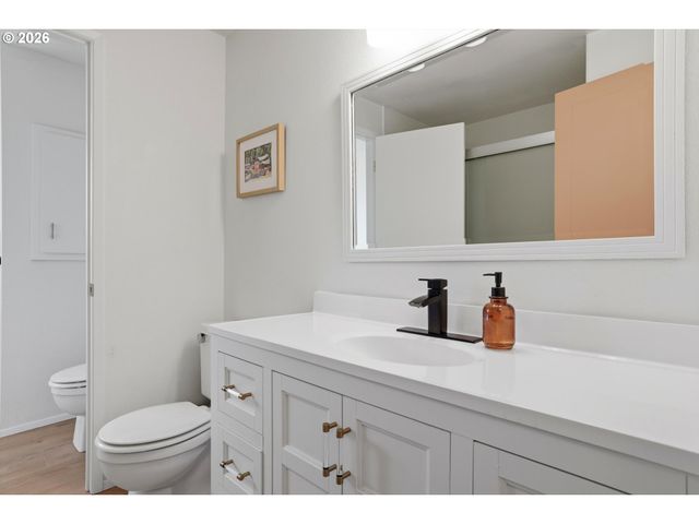 13583 Sw 64TH Ave, Portland, OR 97219