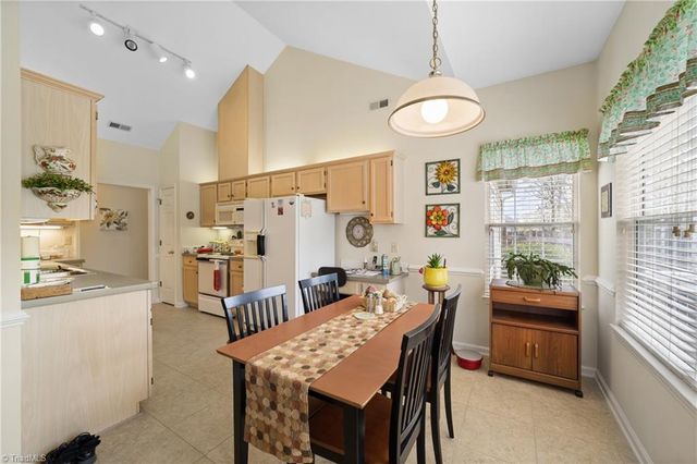 2912 Windmere Court, Winston-salem, NC 27103