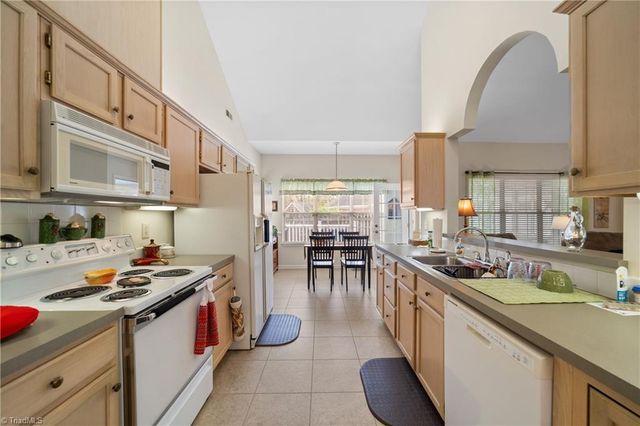 2912 Windmere Court, Winston-salem, NC 27103