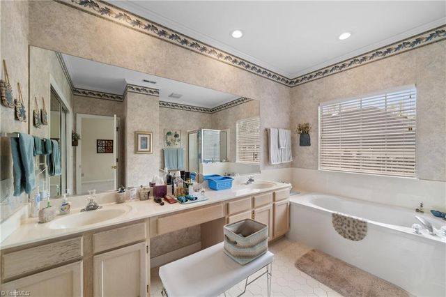 2912 Windmere Court, Winston-salem, NC 27103