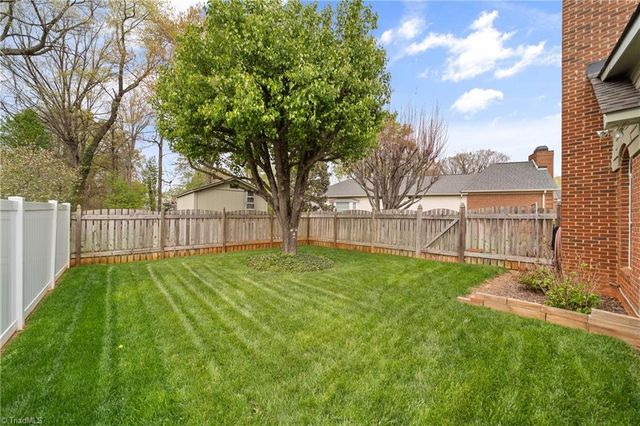 2912 Windmere Court, Winston-salem, NC 27103