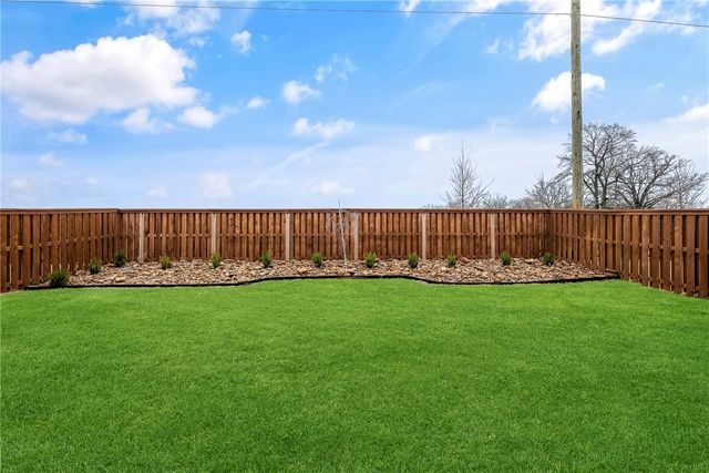 6201 SW Beacon Street, Bentonville, AR 72713