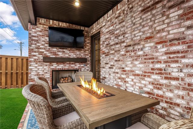 6201 SW Beacon Street, Bentonville, AR 72713