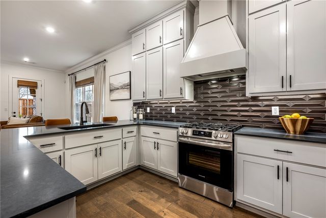 6201 SW Beacon Street, Bentonville, AR 72713